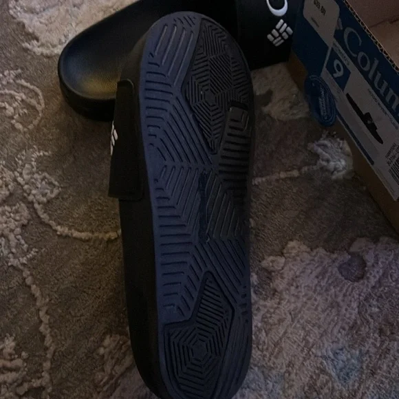 🤩❤️Brand new in box Columbia slides - Picture 3 of 4